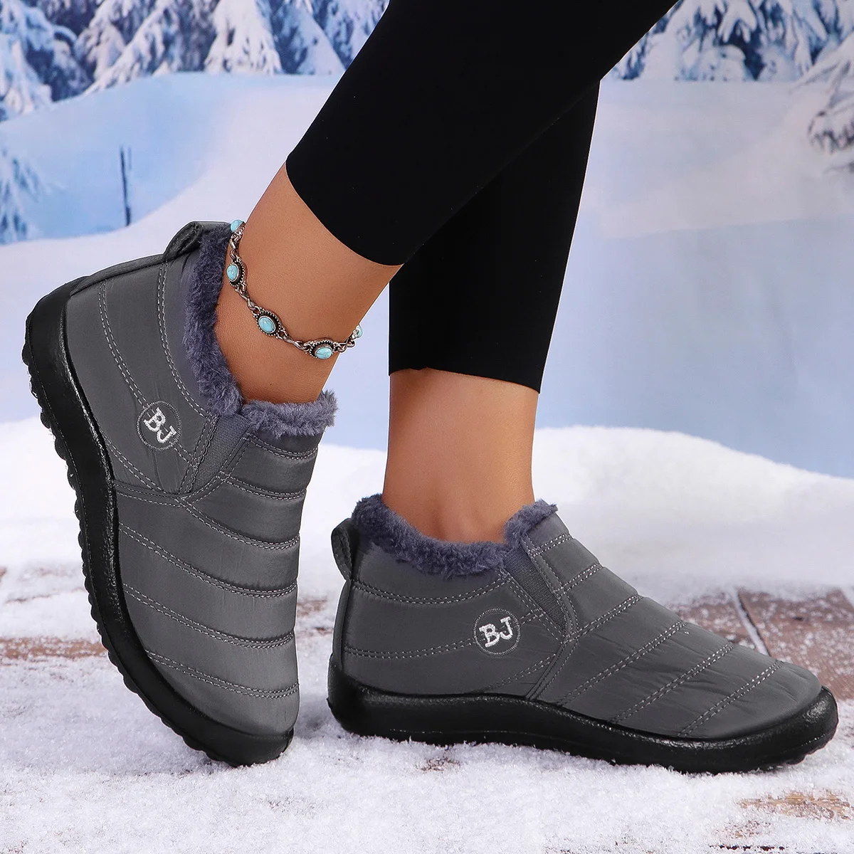 Women's fleece-lined ankle boots: stylish, comfortable winter short boots that are warm, trendy, versatile, casual, and durable.