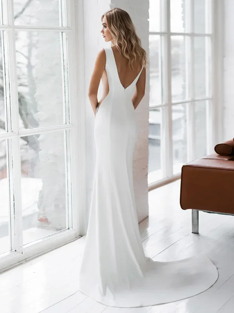 Customized Elegant Mermaid Custom Made Sexy V-Neck Sleeveless Backless Crystal Sweep Strain Bridal Gowns Temperament Dresses