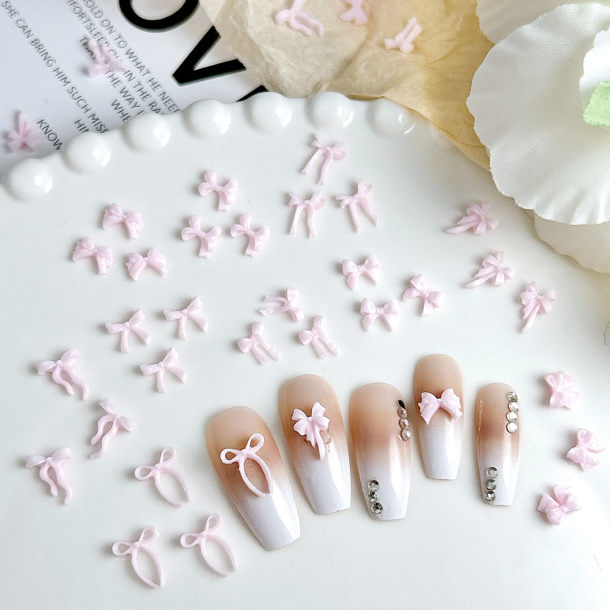 30PCS หลายสไตล์สีชมพู Series Bows เรซิ่นเล็บ Charms 3D Minimalist Creative ริบบิ้น Bowknots TIES ตกแต่งเล็บสําหรับ DIY