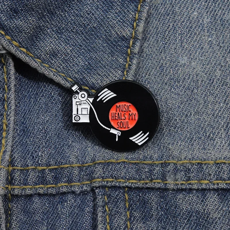 

Retro Colored Vinyl Records Alloy Brooches European American Creative Clothing Bags Accessories Badges Pins for Backpacks Pines