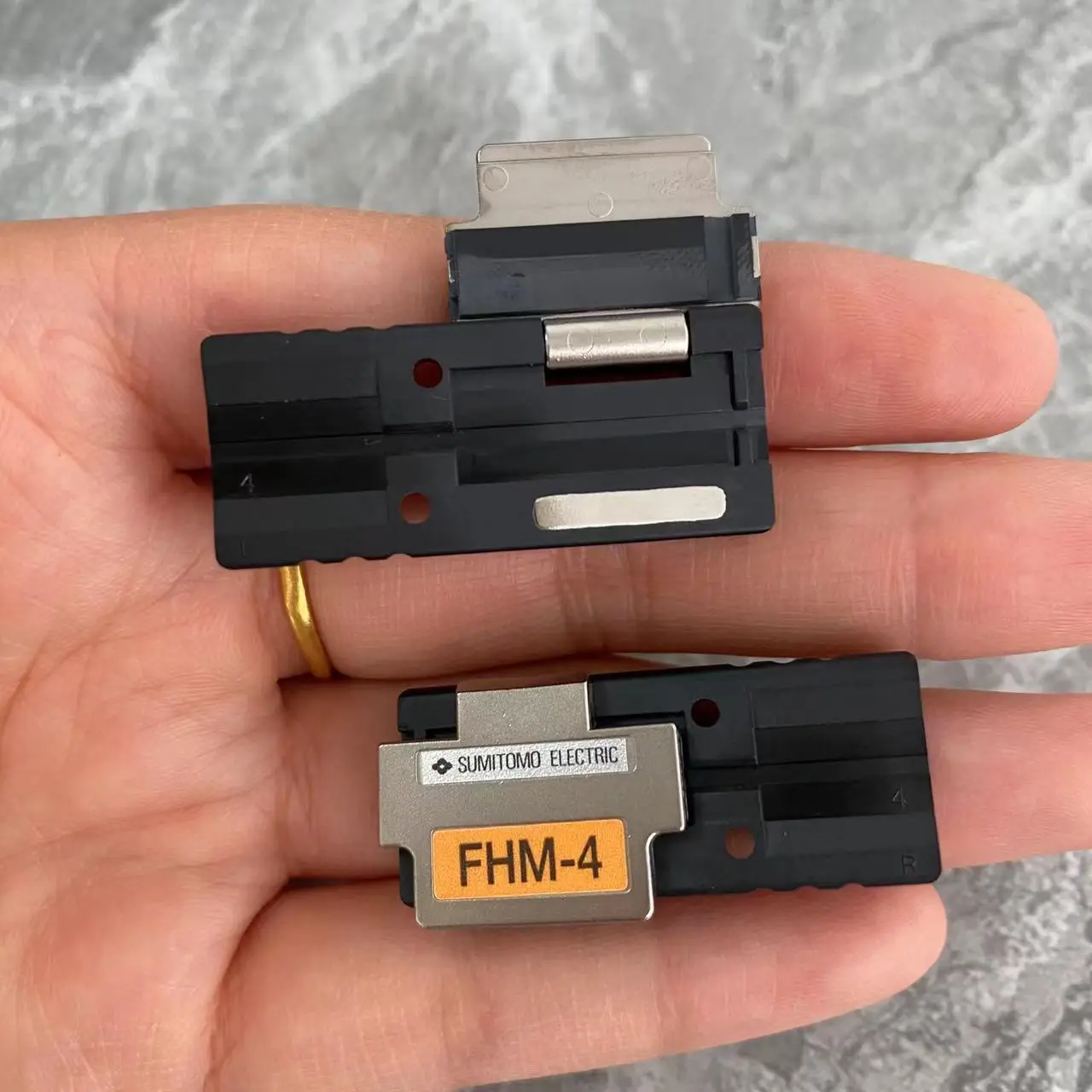 Original Sumitomo FHM-4 Optical Fiber Fusion Splicer Bracket, FTTH Fusion Splicer Ribbon Clamp, 4-core Optical Fiber Clamp