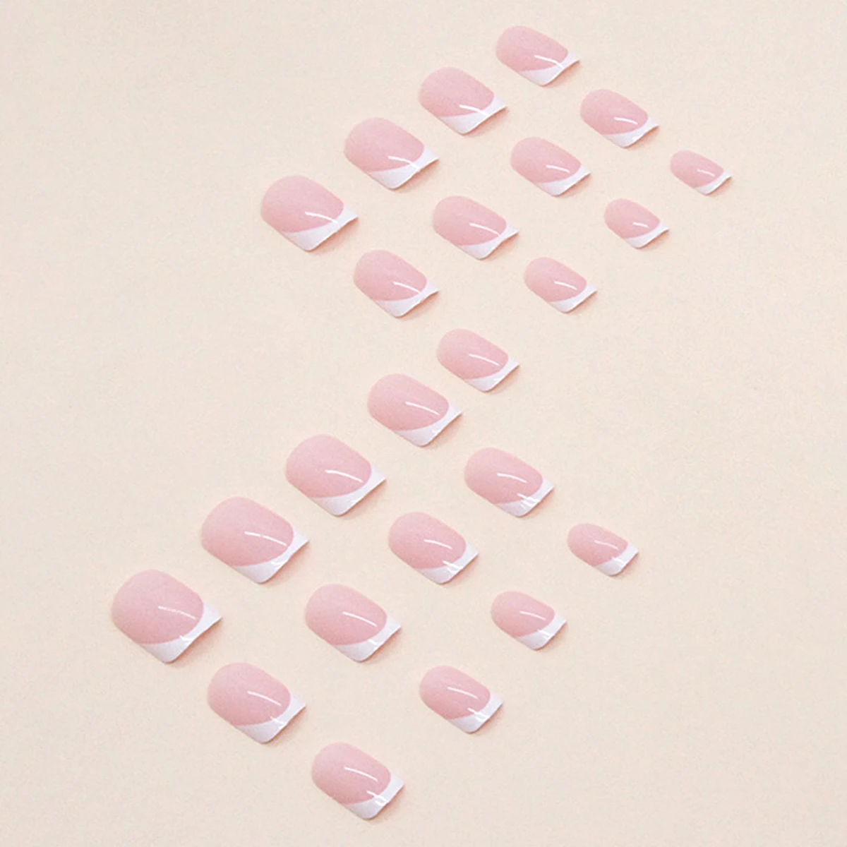 24 French short squares, paired with 1 jelly gel and 1 nail file, are perfect for parties, dances, or daily wear. Detachable and