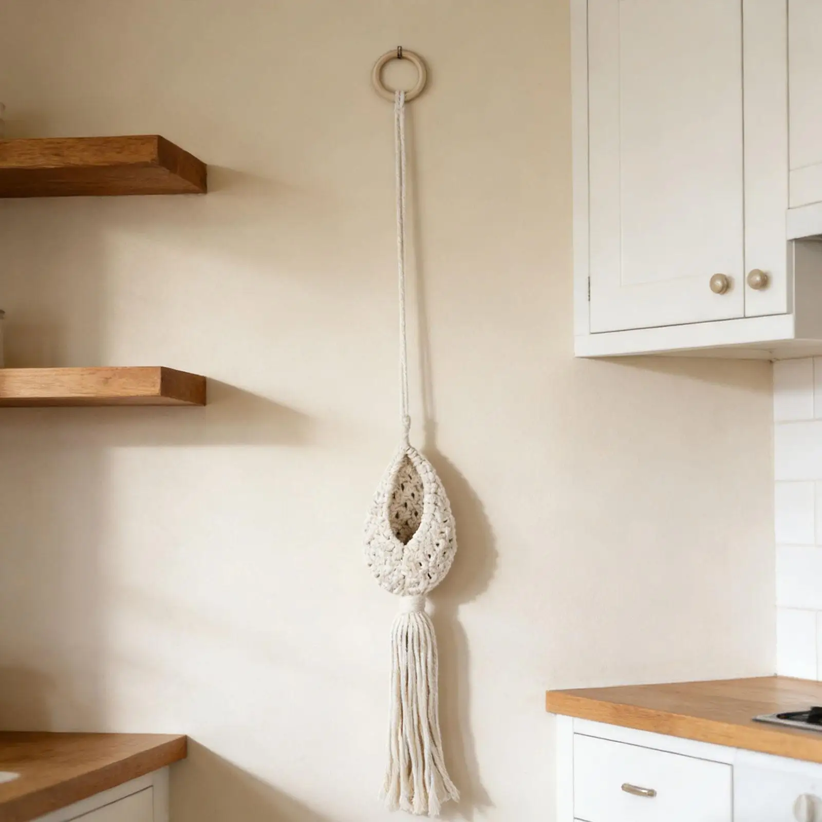 Handmade Bohemian Hanging Basket for Indoor Flower Pots with Rope, for Home And Garden.
