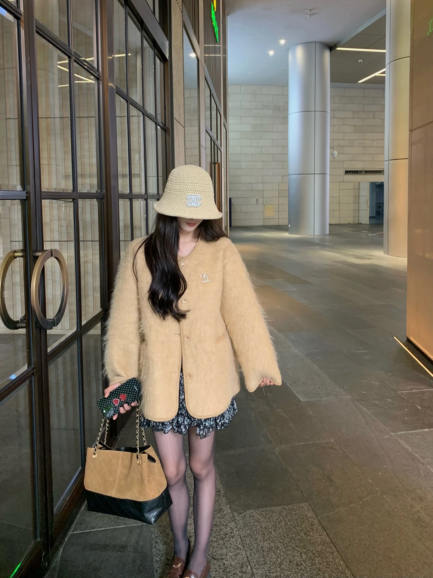 

Теплое пушистое свободное универсальное шерстяное кожаное интегрированное пальто Lin Mou Winter Snow Casual Sle Long Sve round Ne Button Closure