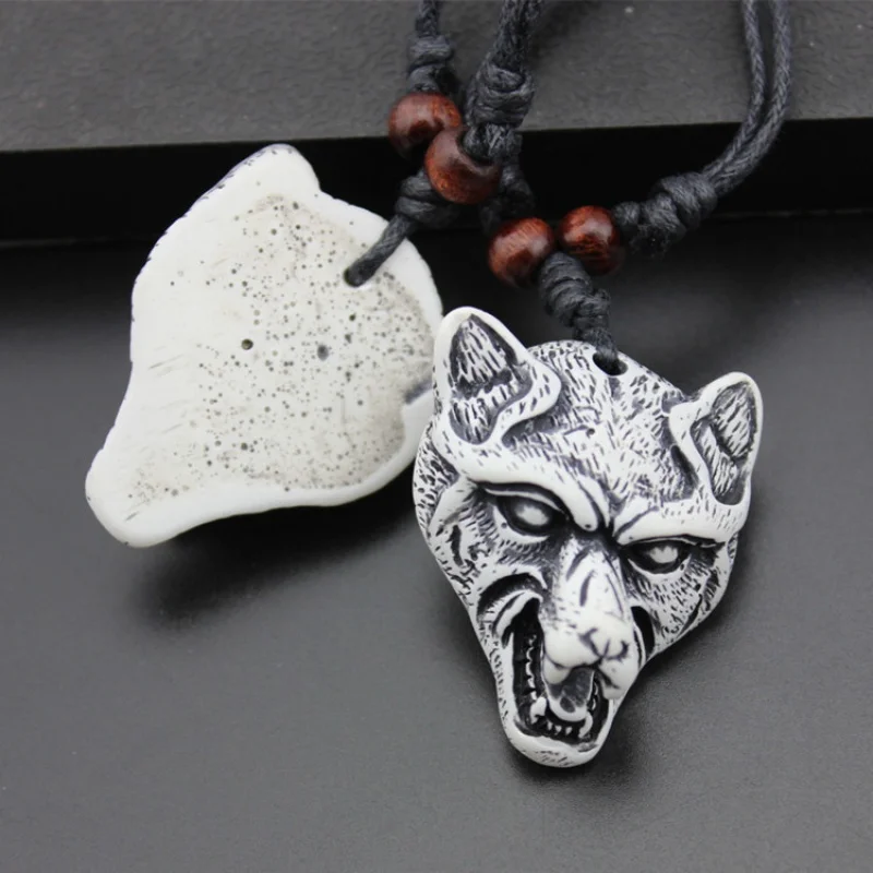 Foreign Trade Wolf Head Pendant Necklace Wooden Bead Adjustable Imitation Bone Carving Necklace Best Seller in Europe and Americ