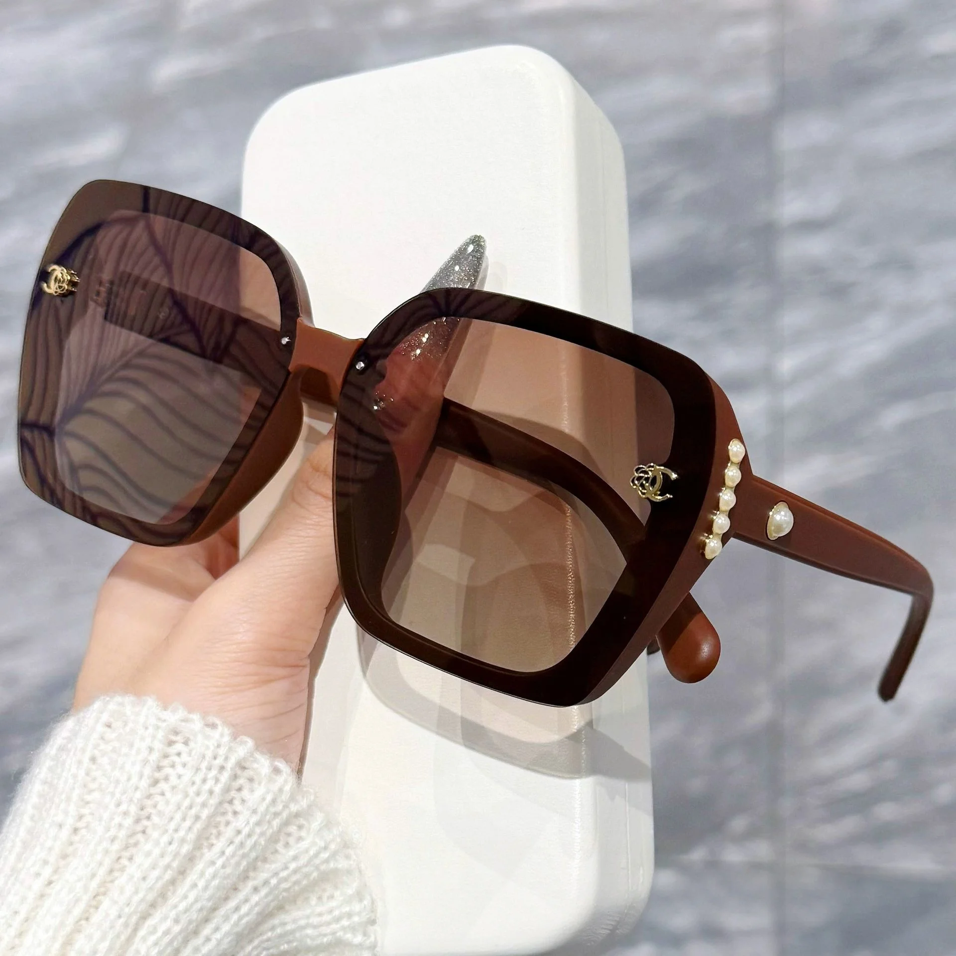 Xiaoxiangfeng 2026 Pearl Light Luxury Polarized Fashion Sunglasses Anti-UV New Model 9946