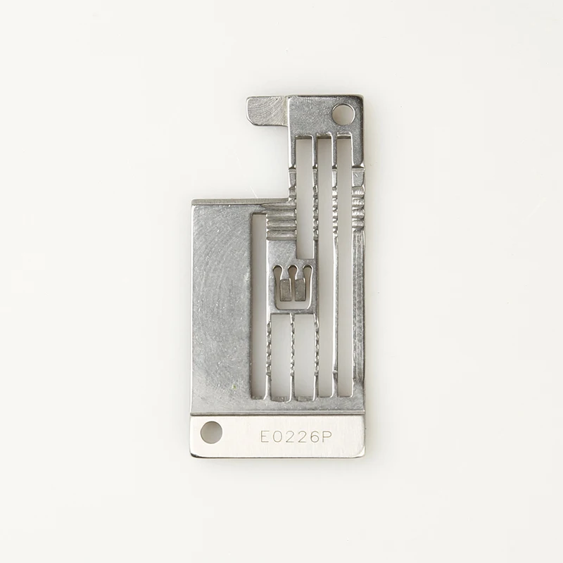1PCS E0226p C007J-W812/CRL/RL(3*5.6) Needle Plate Suitable for Siruba Industrial Sewing Machine Accessories