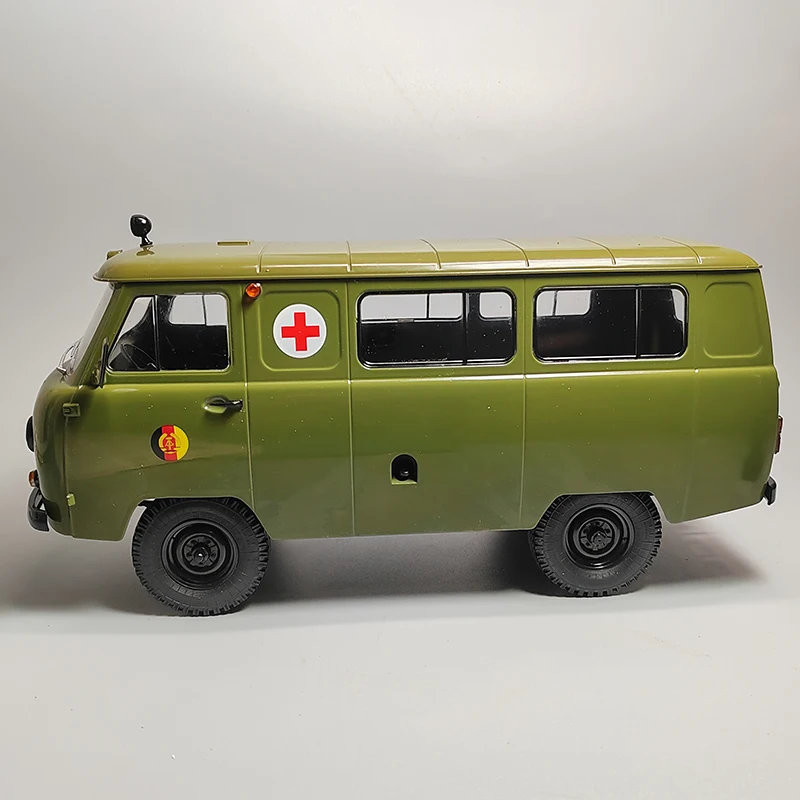 1:18 Scale Diecast Alloy East German UAZ-452 Military Ambulance Van Toys Cars Model Classics Adult Souvenir Gifts Static Display