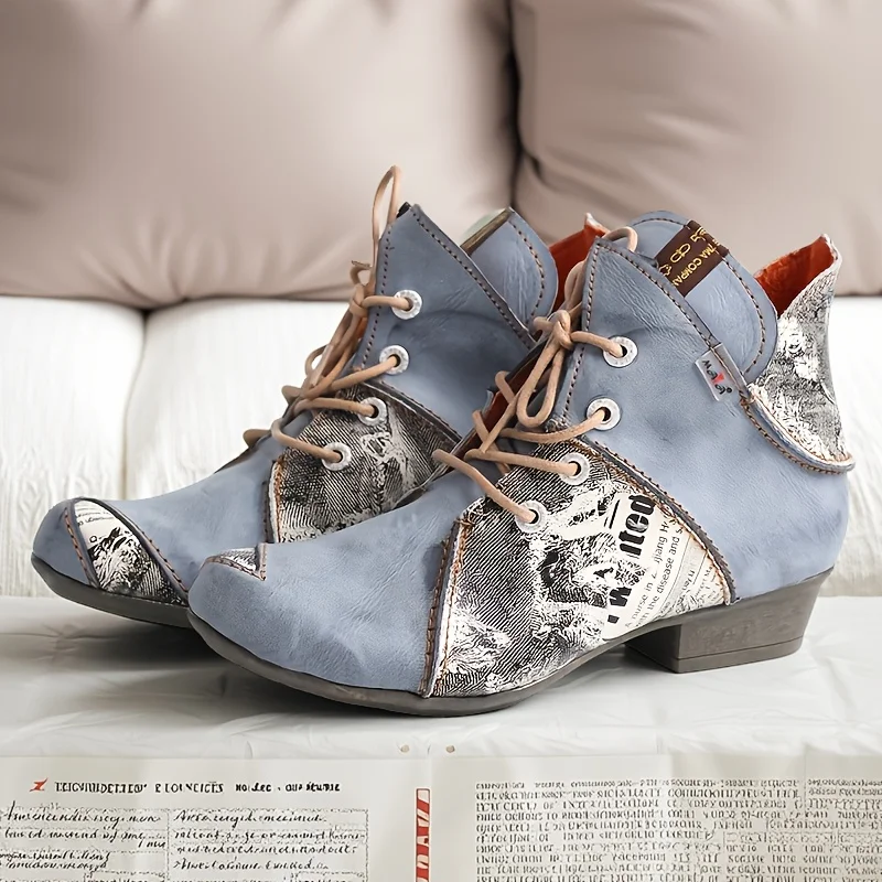 

TMA EYES Весенне-осенние новые женские модные короткие сапоги на низком каблуке с газетным принтом