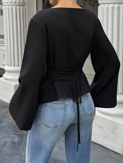 

2025 Новая модная повседневная элегантная сексуальная футболка с универсальной талией и воротником-лодочкой, персонализированный топ с длинными рукавами и уличным рогом