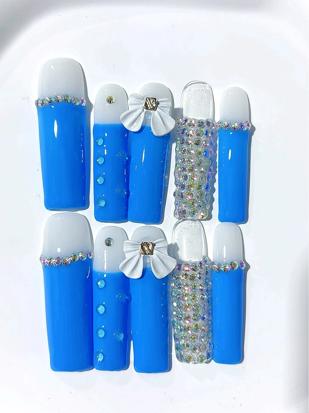 

4cm Sea Blue Diamond-Encrusted High-End Nail Art Fashion Manicure (L010)