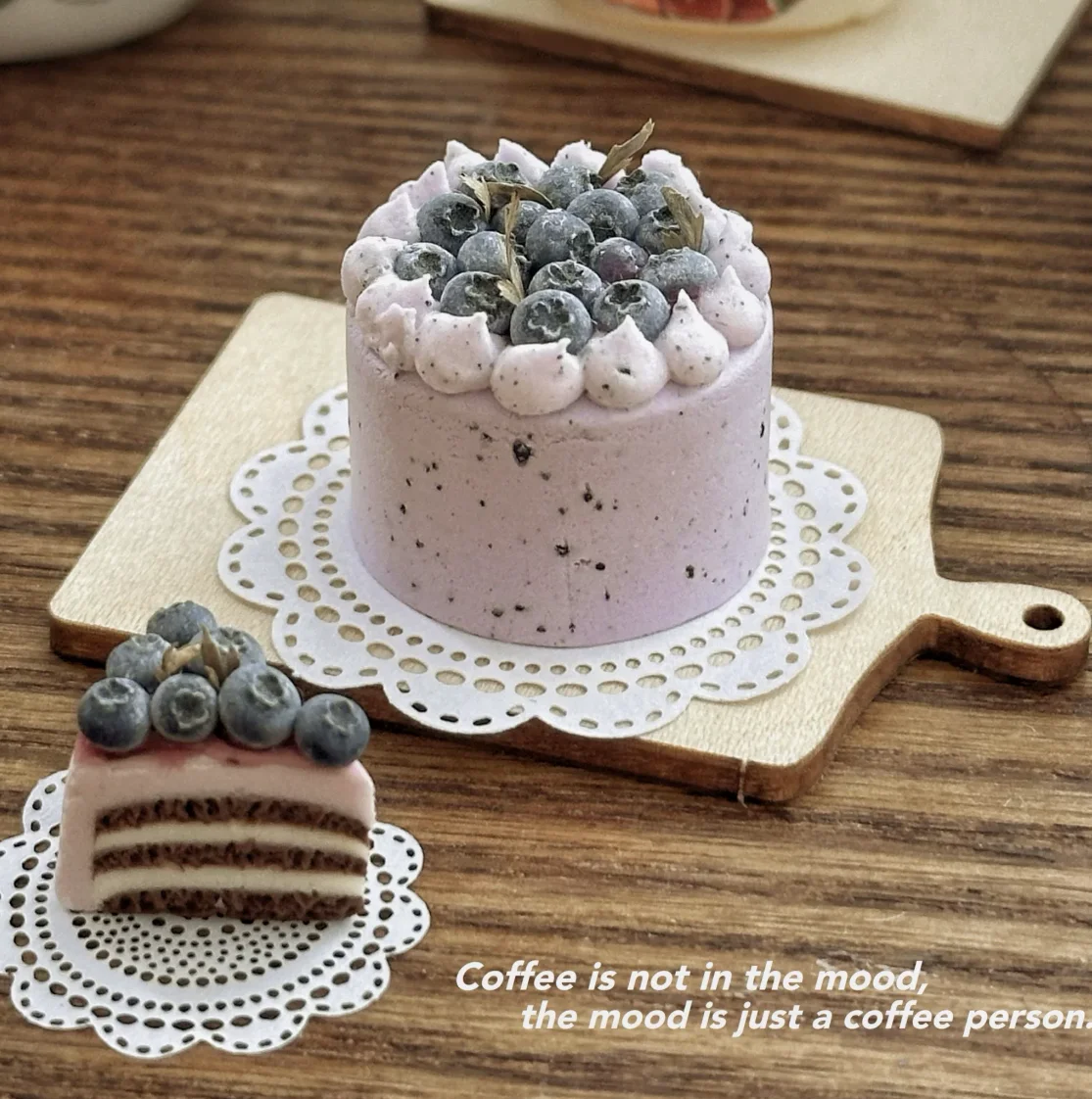 

Realistic Miniature Cake & Drink Set - DIY Dollhouse Decor! Cream/Glaazed/Chocolate Crunch Cakes, Blueberry/Fruit Tart/Cut Cake