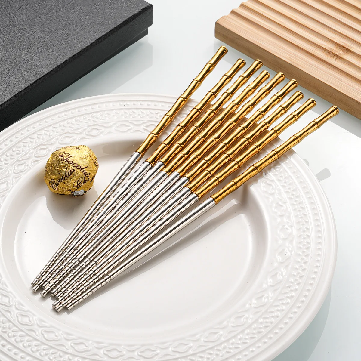 Luxury High-End Stainless Steel 304 And Thick Chopsticks Non-Slip Mildew Resistant And Heat Resistant for Restaurant Hotel And H