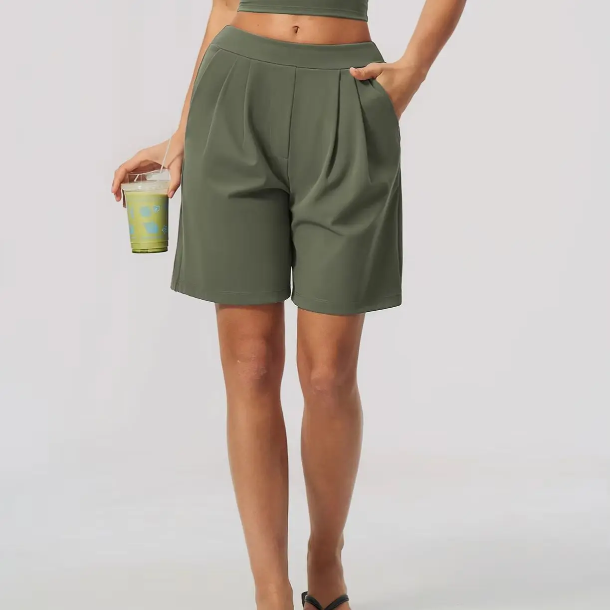 2026 New Women's Sports Shorts Fashionable and Casual Quick Drying Anti Glare High Waisted Running and Fitness Five Quarter Pant