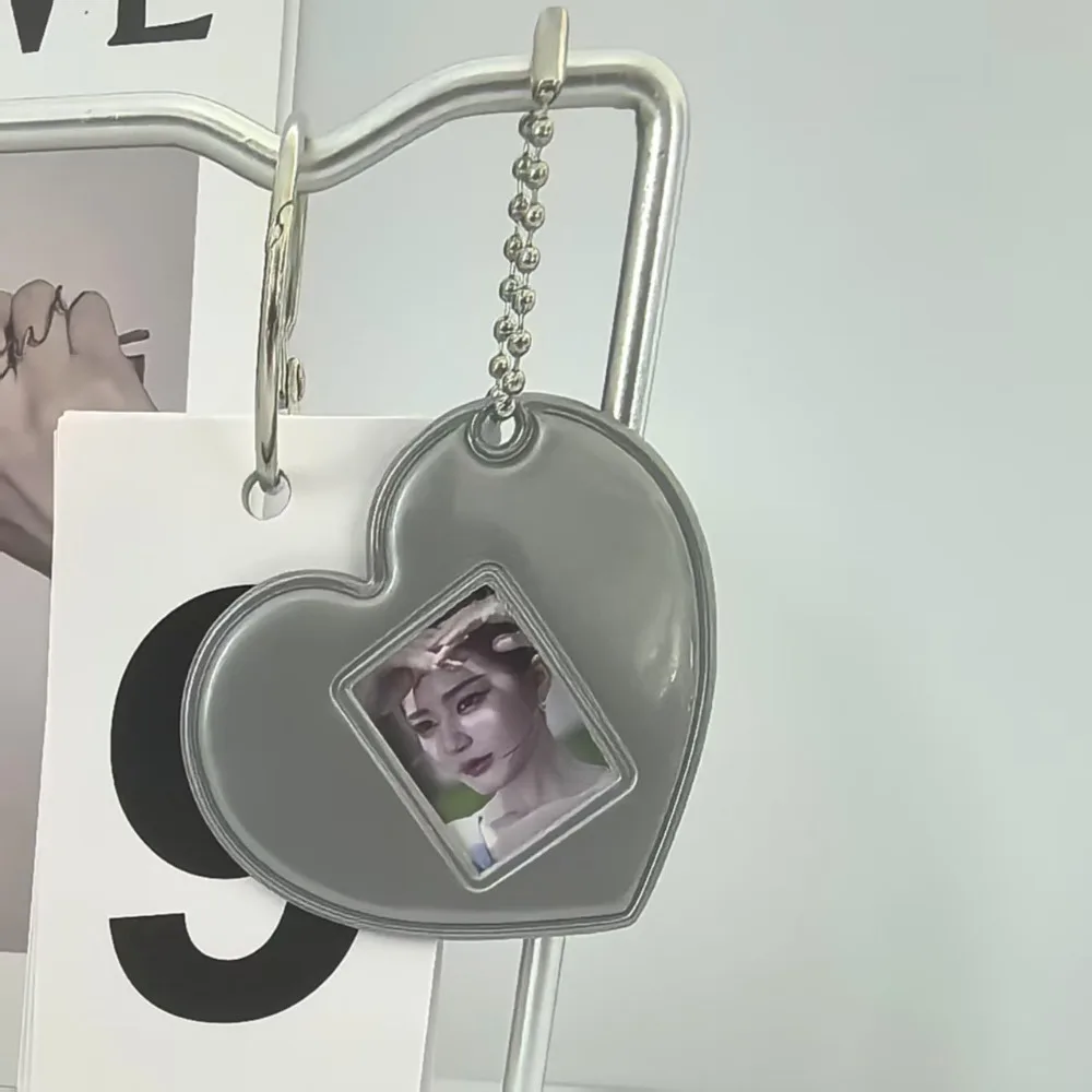 Heart Shape 1 Inch Photo Card Holder Korean Style Cute Design Photo Storage Pendant Cute with Keychain ID Photo Holder Girls