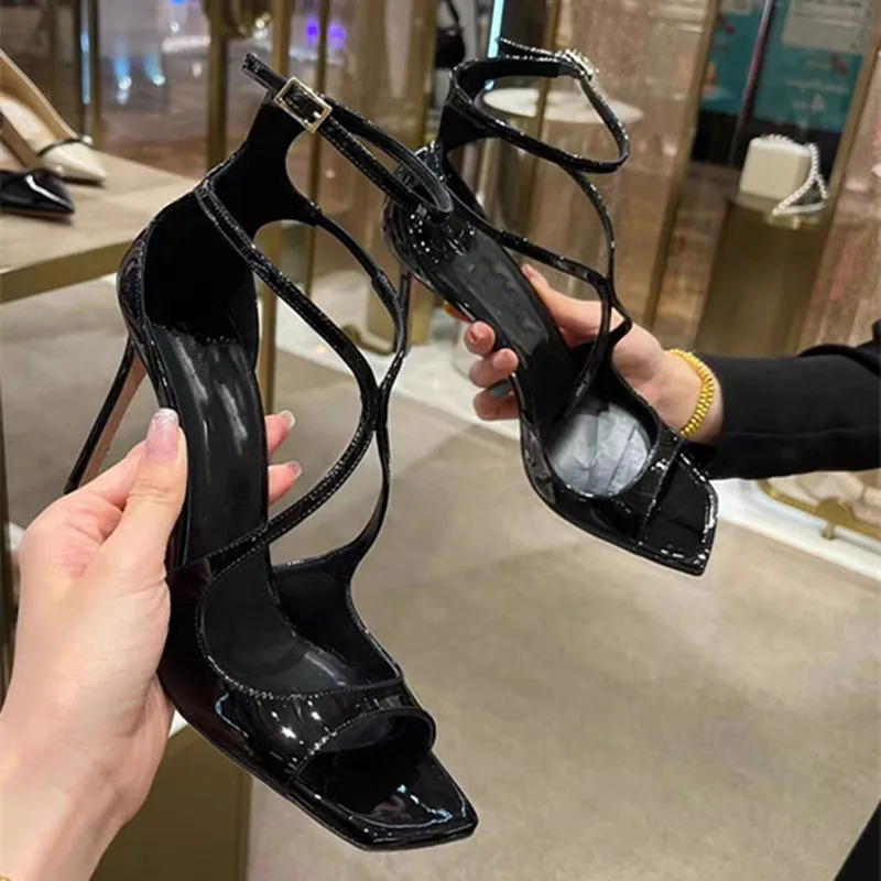 

2025 Summer New Women's High Heels Roman Shoes Square Head Sexy Fashion Banquet Small Heels Cross Toed Women's Sandals