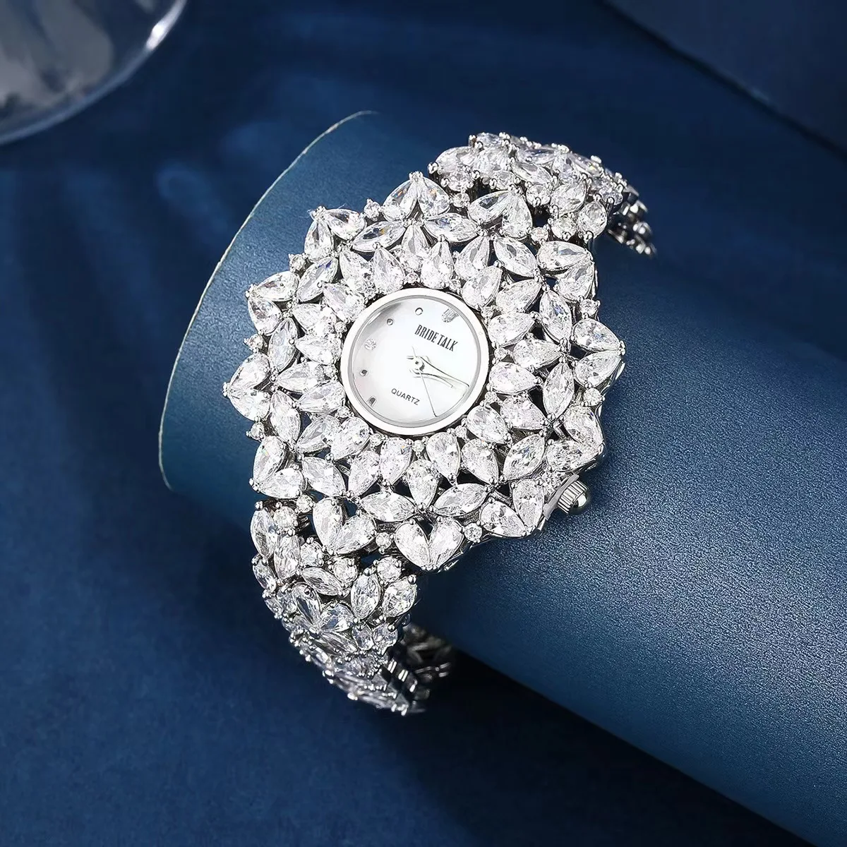 

Luxury Exquisite Watch for Women AAA Zircon Crystal Watch Bracelet for Wedding Party Jewelry Sport Waterproof Watch Accessories