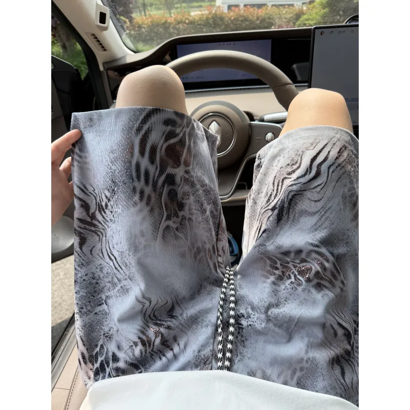 Men's Retro Tiger Print Cool Breathable Elastic Waist Drawstring 2026 Summer New Loose Hawaiian Casual Beach Five Inch Shorts