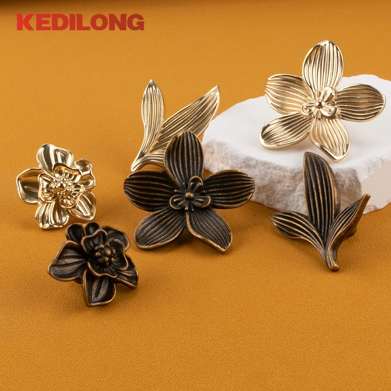 KEDLO moderner minimalistischer blumenförmiger Zinklegierungsgriff für Küchenschränke, goldener Knopf, Schubladengriff in antikem Messing. – Detail 10