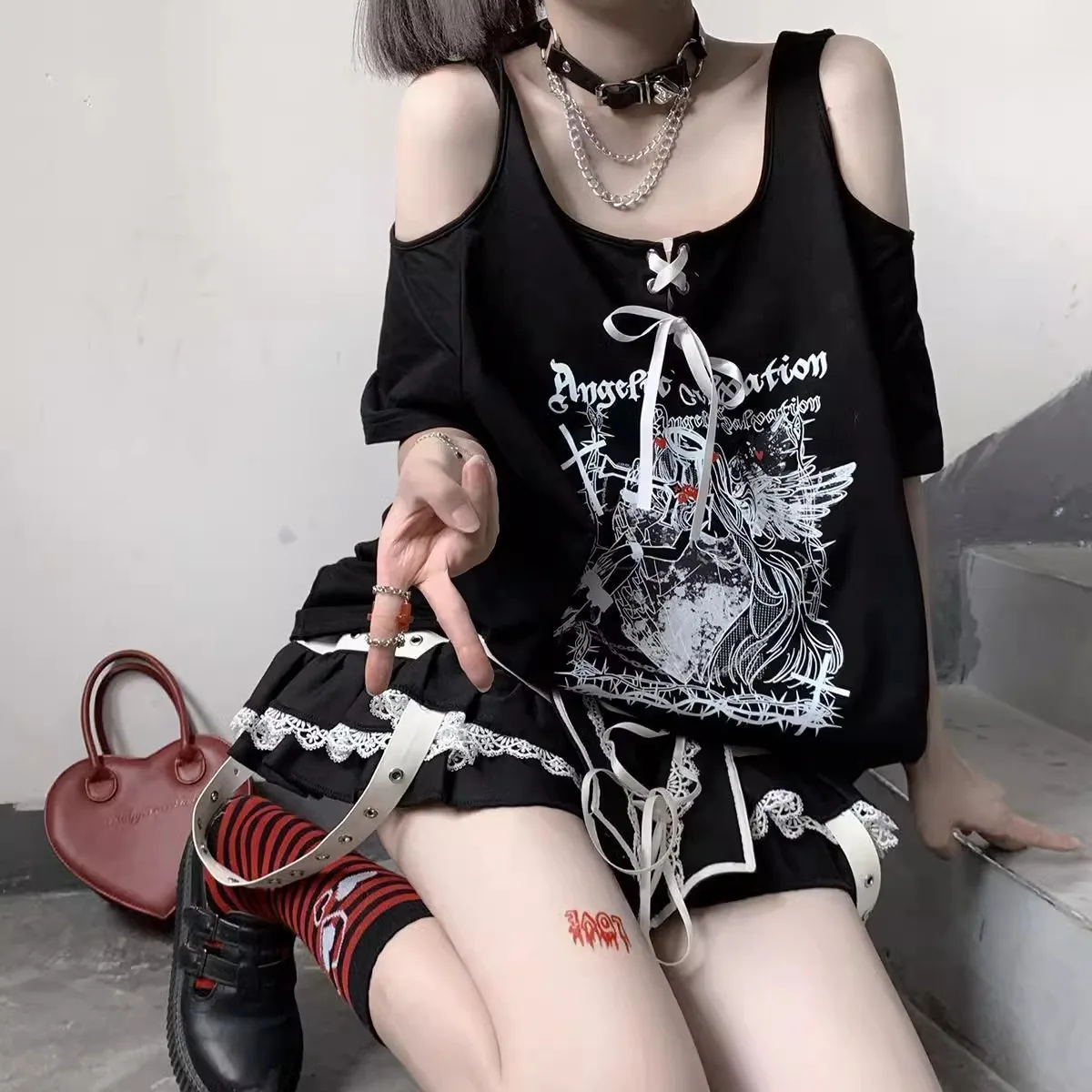 Summer 2024 New Long Short-sleeved T-shirt Women Off-shoulder Harajuku Subculture Y2k Punk Rock Tees Gothic Black Cosplay Tees