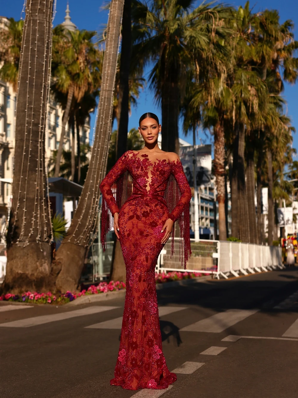 Burgundy Floral Appliques Beaded Evening Dress Exquisite Fringe Sleeves Customized Prom Gown Fashion Sheer Neck Cocktail Wear