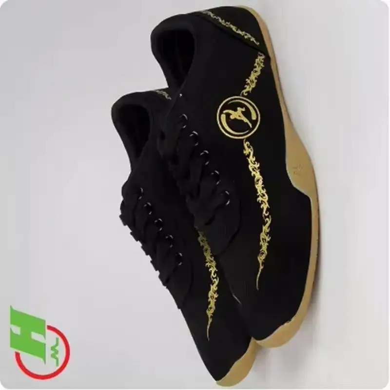 أحذية تاي تشي الجديدة لعام 2025 للرجال والنساء باللون الأسود والأبيض من القماش أحذية الووشو بنعل مطاطي أحذية فنون الدفاع عن النفس للأزواج أحذية الكونغ فو #6