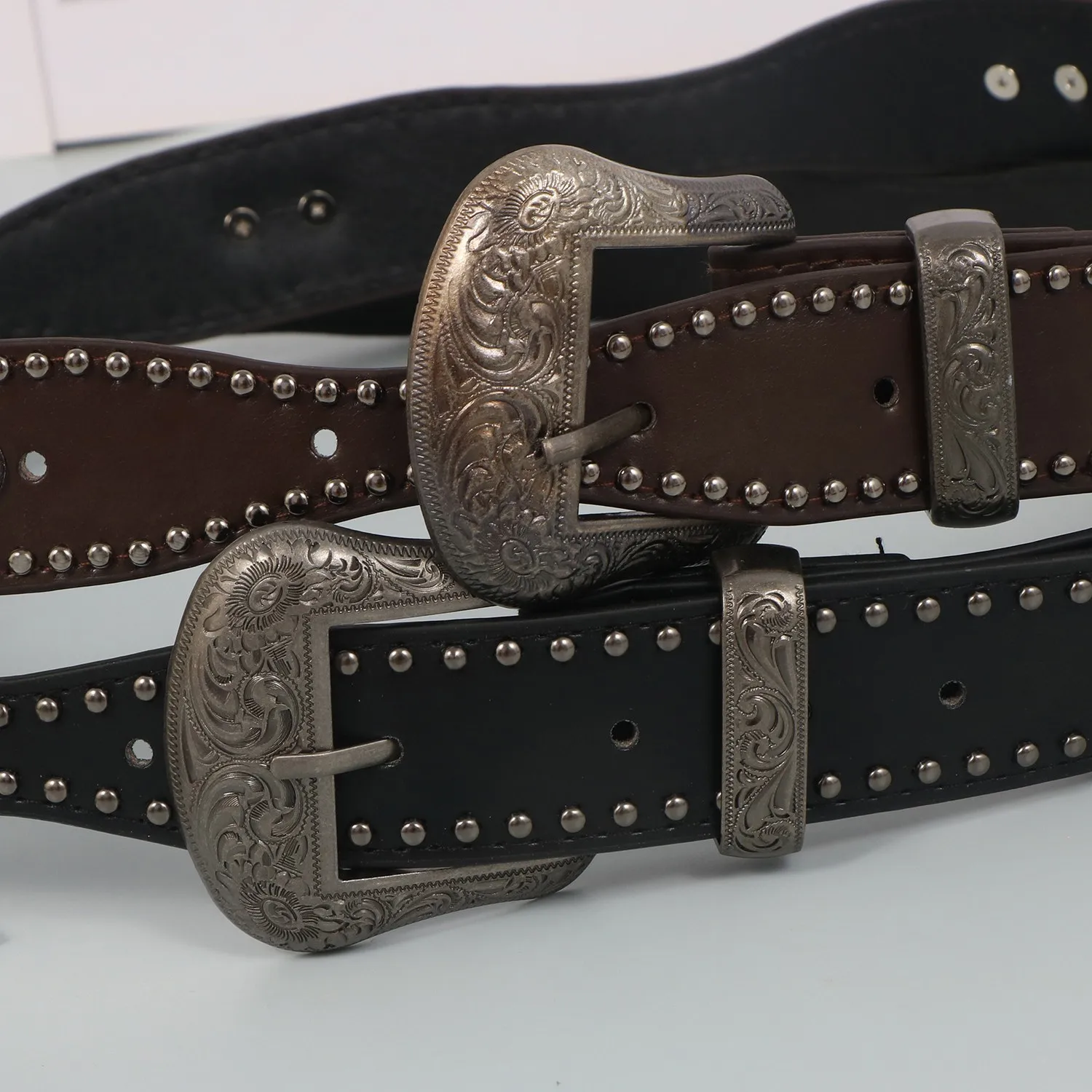 حزام جلد PU بإبزيم معدني على طراز رعاة البقر الغربي للنساء، حزام عريض بإبزيم مزخرف ببرشام عتيق