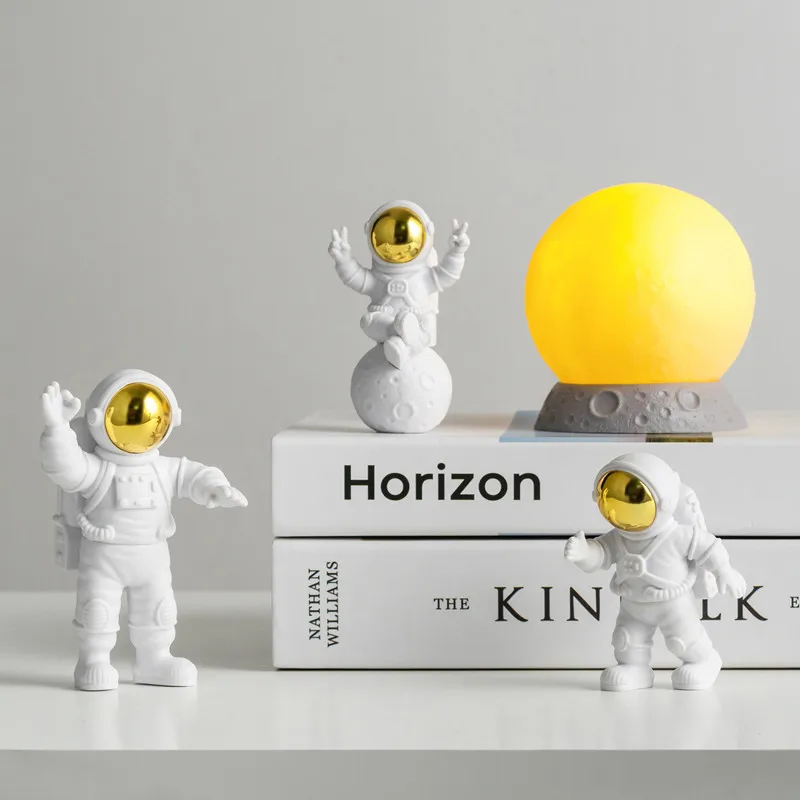 New resin astronaut decoration, astronaut decoration, Nordic style room decoration, desktop and desk Decoration