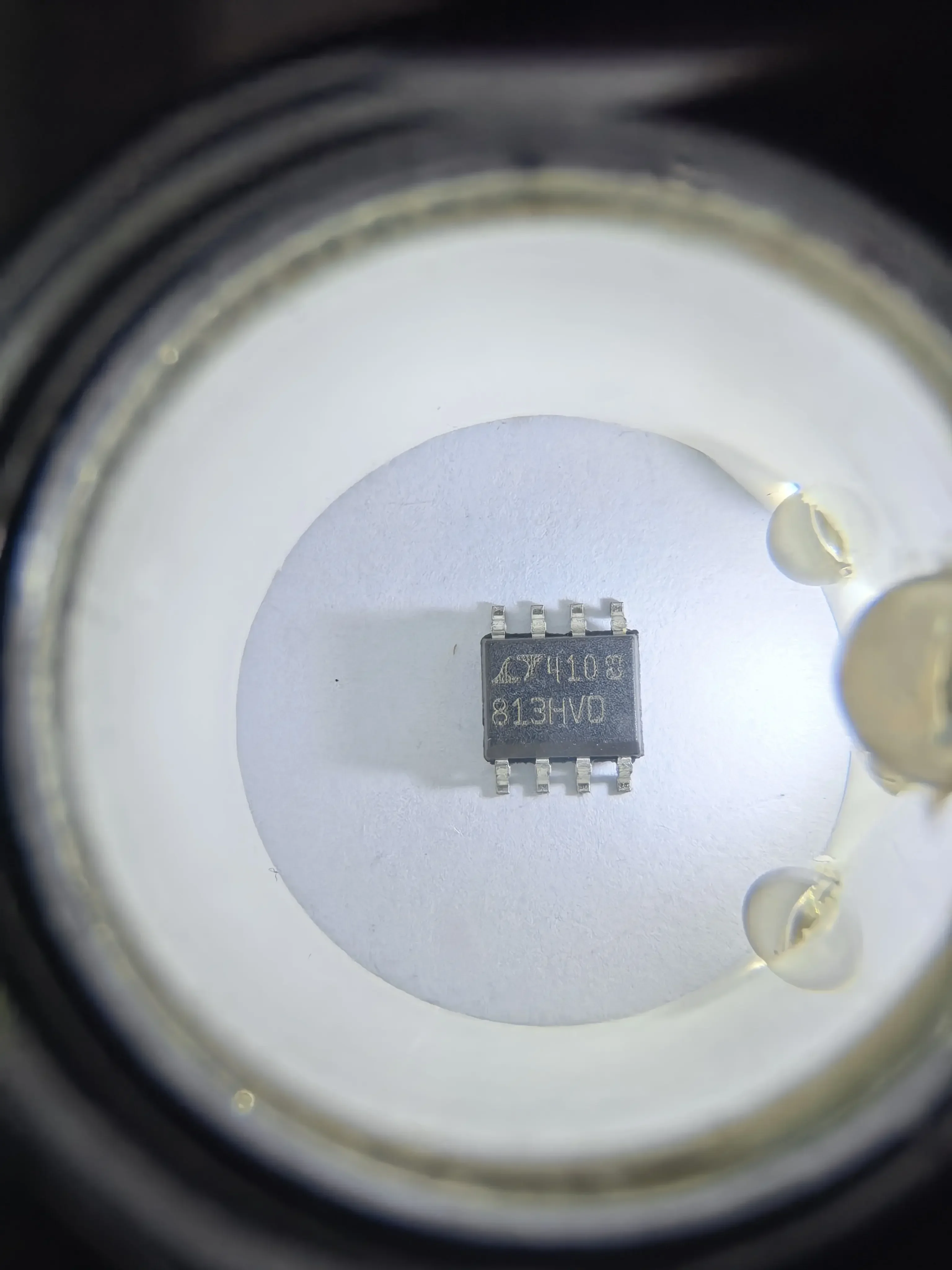 LT1813HVDS8 LT1813HVCS8 LT1813 - Dual 3mA, 100MHz, 750V/us Operational Amplifier