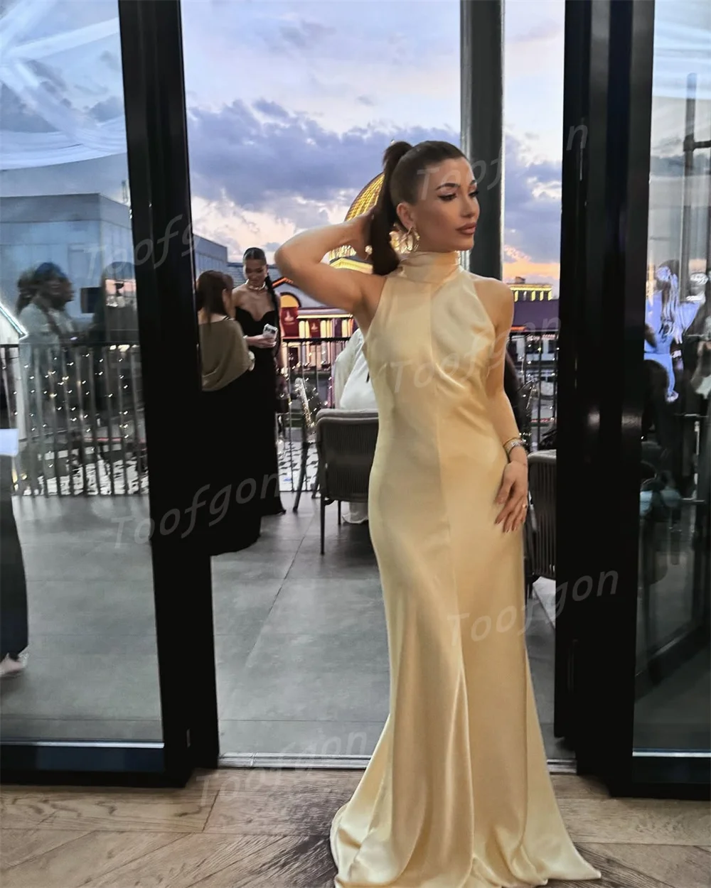 Toofgon Abiti da ballo sexy a sirena con scollo all'americana Abito da sera in raso di seta personalizzato Abito da donna con apertura sul retro per occasioni speciali