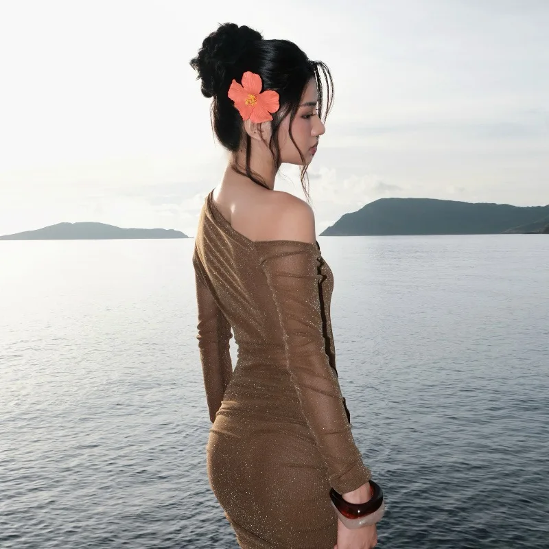 เซ็กซี่หนึ่งไหล่ SHEER ชุดมินิสําหรับผู้หญิงฤดูใบไม้ร่วงแขนยาว Elegant Chic Ruched ตัด Slim วันหยุด PARTY Dress 2025