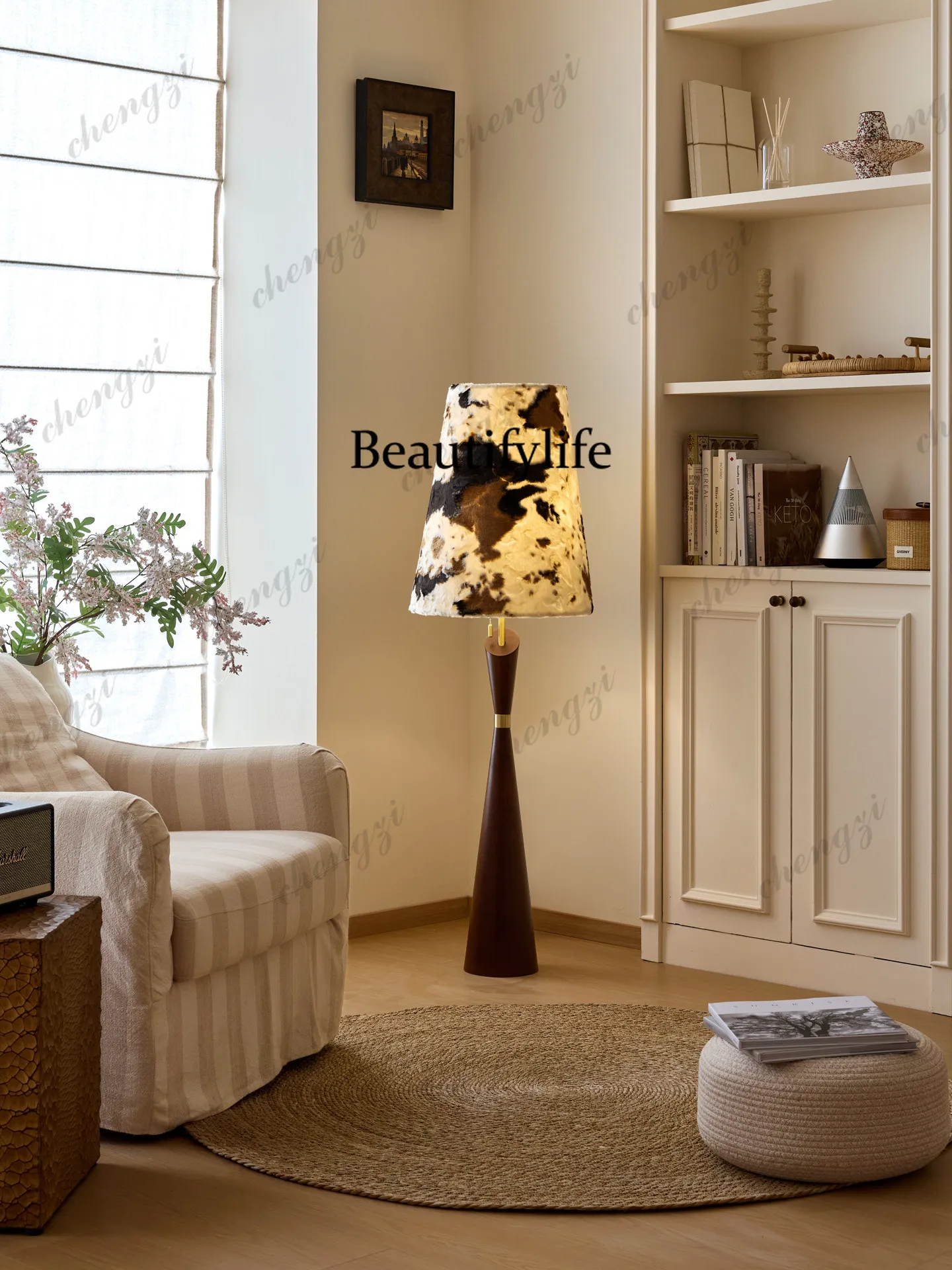 French high-end floor lamp, super good-looking medieval living room, bedroom retro, desk lamp