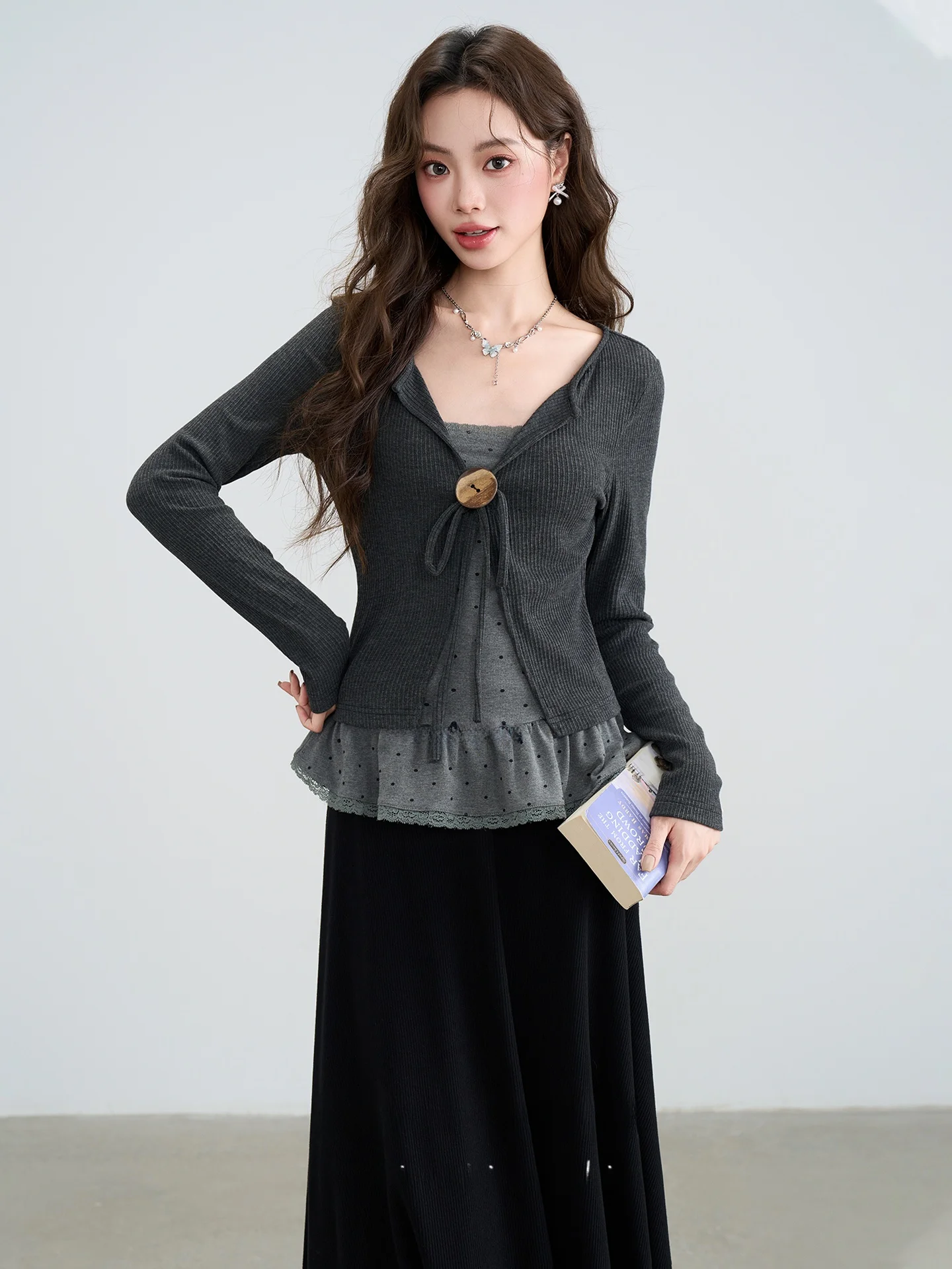 

Spring Early Season Knitted Top And Skirt Set Women's Faion Pasted Two-Piece High Waist V-Ne Long Sve Regular Fit