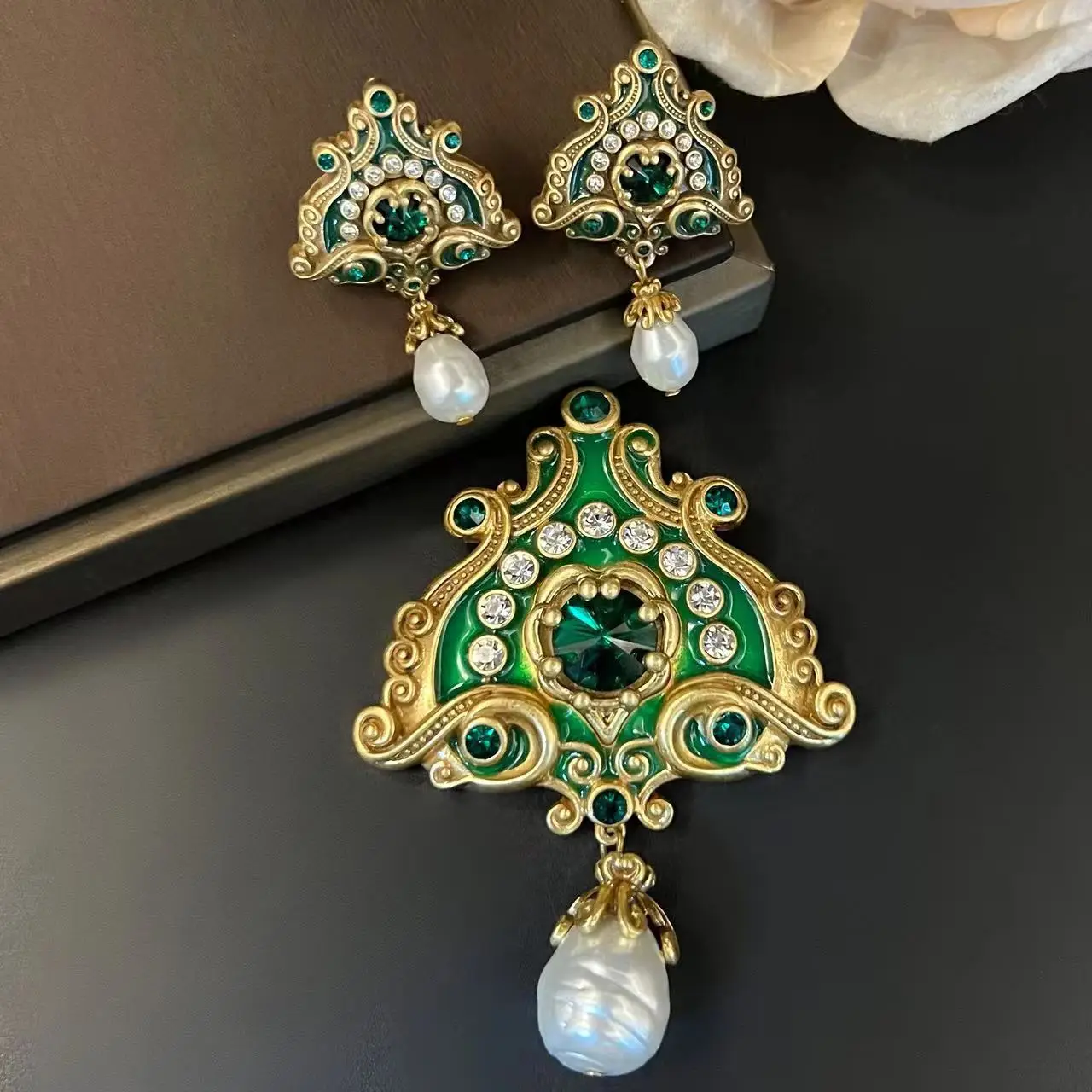 

Enamel auspicious cloud earring brooch triangular pearl earring set