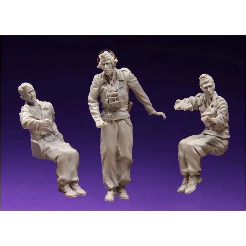 1/35 World War II Tank Soldiers Trio Resin Statue Military Theme Handmade, Unassembled, and Colored