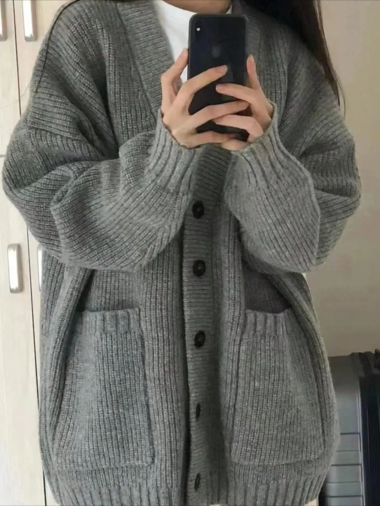 

Женский кардиган в рубчик серого цвета с пуговицами, длинными рукавами и карманами, повседневный свитер