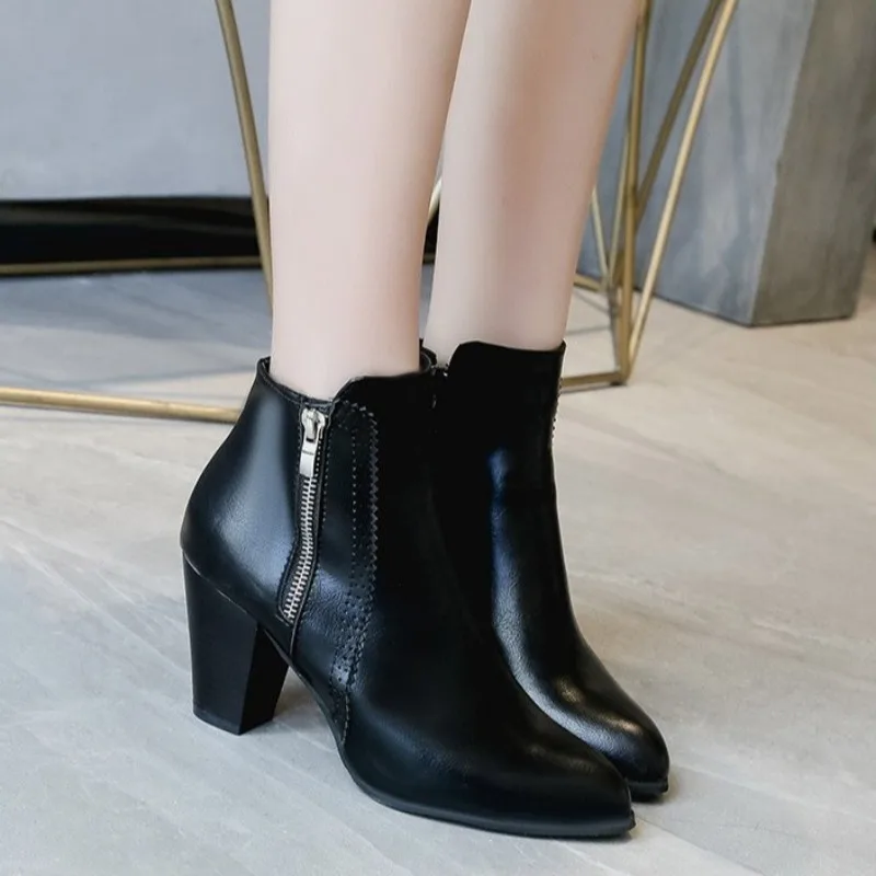 

Short Boots for Women Head Layer Cowhide British Retro Handmade Chelsea Women Boots Black Thick Heel Platform Side Zipper Boots