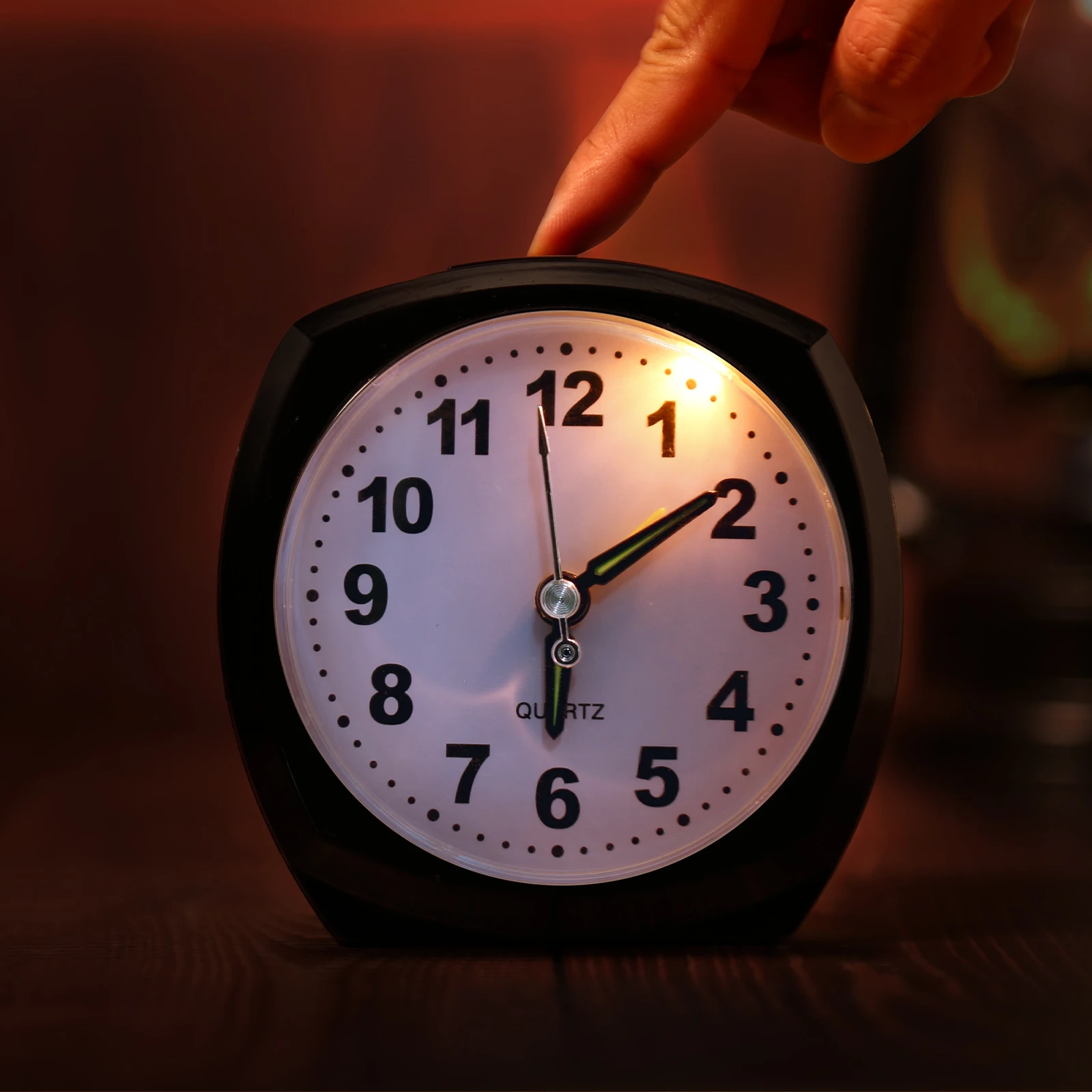 ORIA Silent Alarm Clocks Analog Alarm Clocks for Heavy Sleepers Non Ticking Bedside Clock with Luminous for Bedroom Office Desk