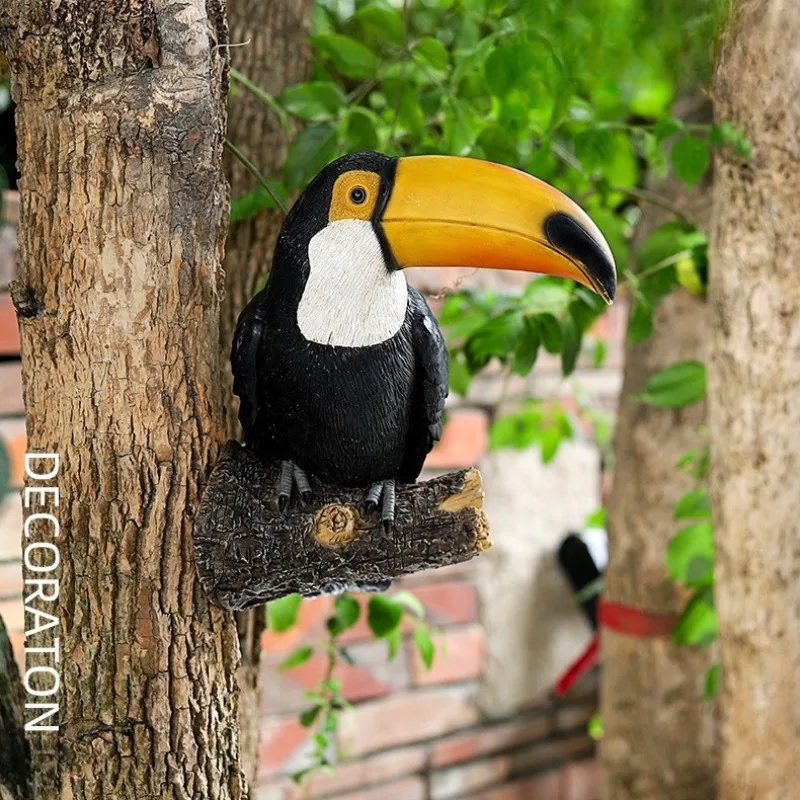 

Lifelike Simulation Bird Ornament Durable Resin Material Craft Garden Hanging Decor for Tree Yard and Outdoor Patio Arrangement