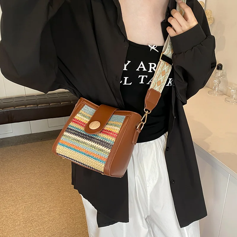 

Летняя мода 2025! Женская сумка подмышки с широким ремешком — высококачественная текстура, квадратной формы для идеальных путешествий на свежем воздухе