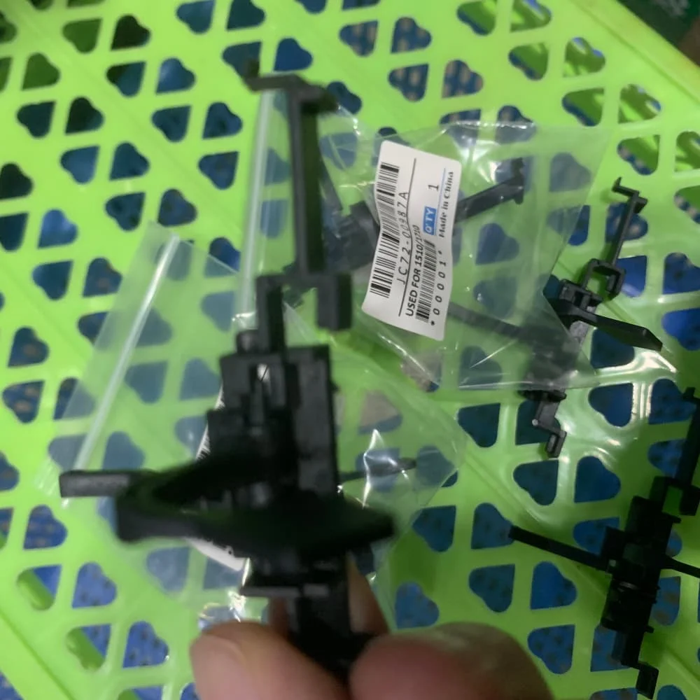 

1PC JC72-00987A Fuser Exit Actuator for Samsung ML1520 ML1710 ML1740 ML1750 SCX4016 SCX4100 SCX4116 SCX4200 SF560 SF565 SF750