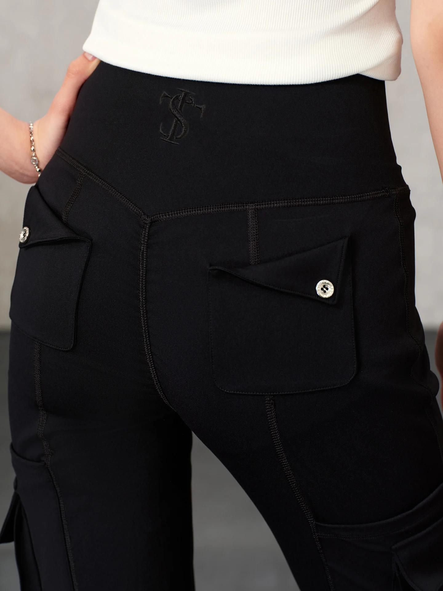 SmallTownKid Women's Yoga Pants High Waist Sporty Style Fishtail Pocket Design Casual Nylon Spandex Teenager Suitable