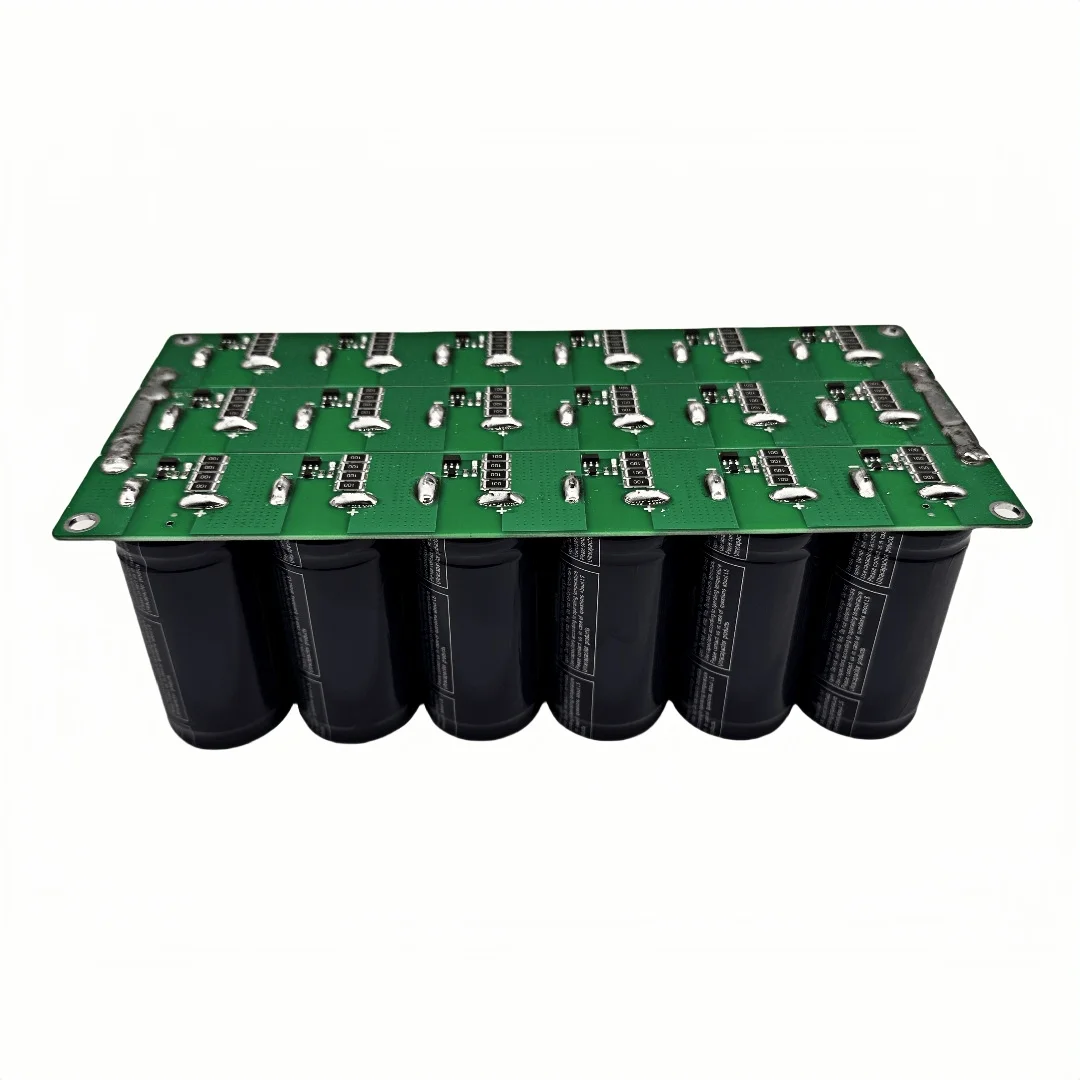 16V300F รถซุปเปอร์ฟารัดตัวเก็บประจุ การปรับเปลี่ยนเสียงแหล่งจ่ายไฟสตาร์ท ให้พลังงานทันทีที่อุณหภูมิต่ํา