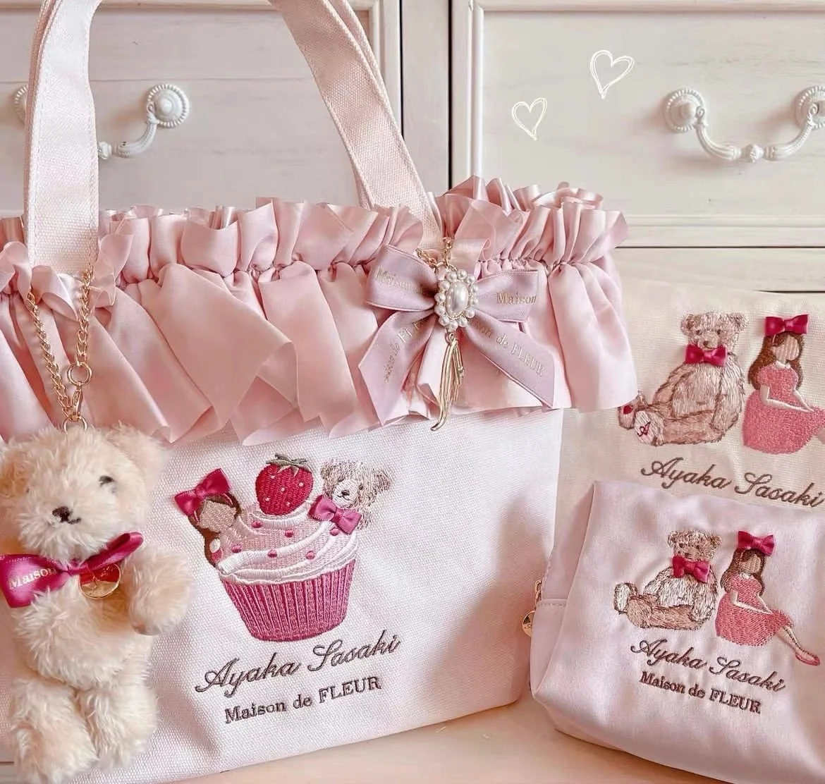 

Maison De Fleur Rose Le Trim Canvas Bear Stberry Embroidery Tote Handbag Faionable Women's Bag with Bow Detail