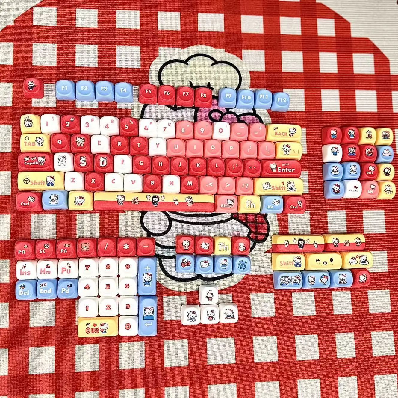 Sanrio Hello Kitty Pbt Keycaps 137 Keys 5-Side Dye Sublimation Cute Cartoon Keycaps Fit 64/68/87/104 Mechanical Gaming Keyboard view 6