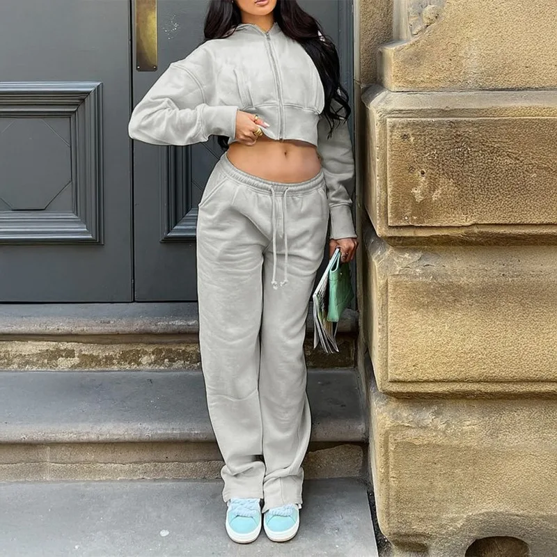 

Женский комплект из 2 предметов: укороченное худи на молнии и широкие спортивные брюки на шнурке, повседневная домашняя одежда