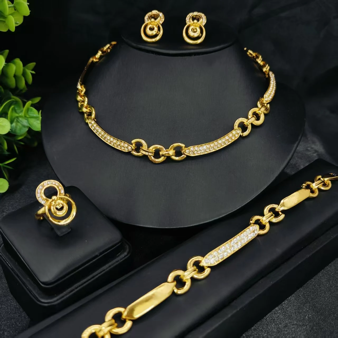 

Luxury 24K Plated Gold Italy Dubai Necklace Earrings Bracelet Ring For Women Party Gift ﻿Jewelry Set