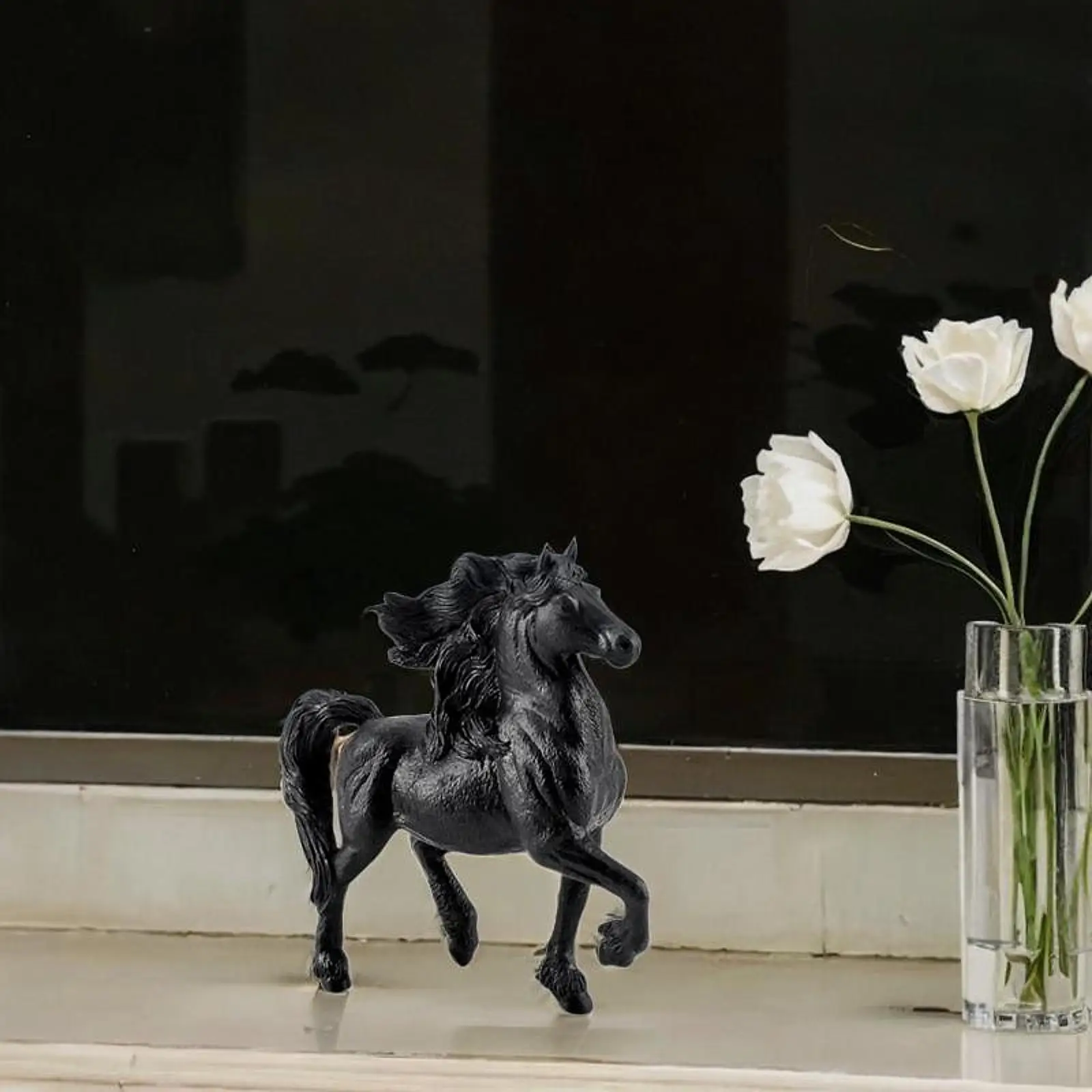 

Modern Art Horse Statue Novelty Artwork Memorial Gift Artificial Desktop Ornament Animal Sculpture for Cafe Dining Room Indoor