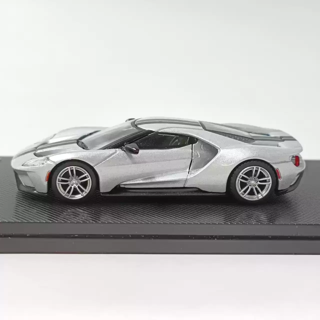 Diecast Speed GT 1:64 Scale 2017 Ford GT Silver Alloy Car Model