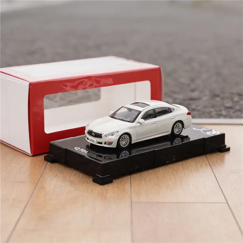 

Масштабная модель автомобиля Infiniti Q70 Coupe 1:64, литая под давлением, из металла, коллекционная, имитация, подарок для детей